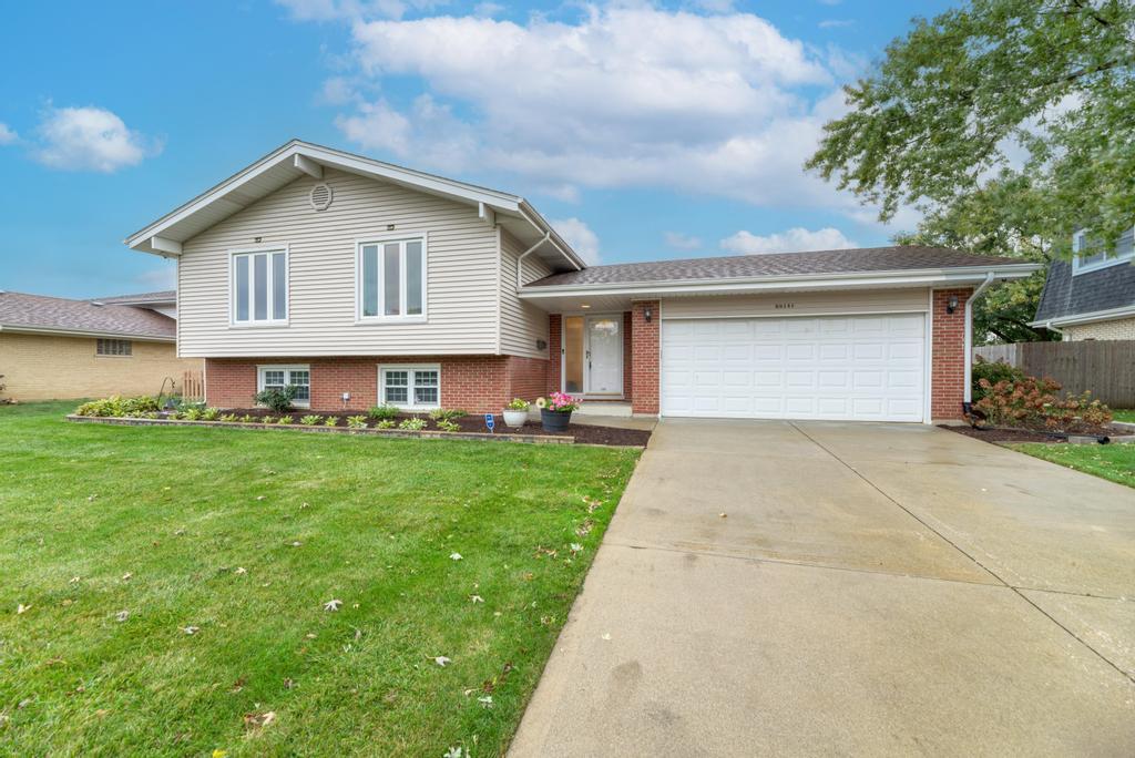 8S141 Grant Street, Darien, IL 60561