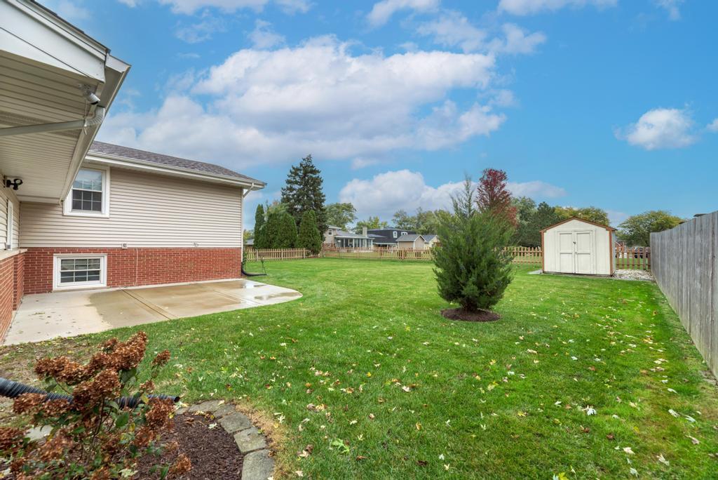 8S141 Grant Street, Darien, IL 60561