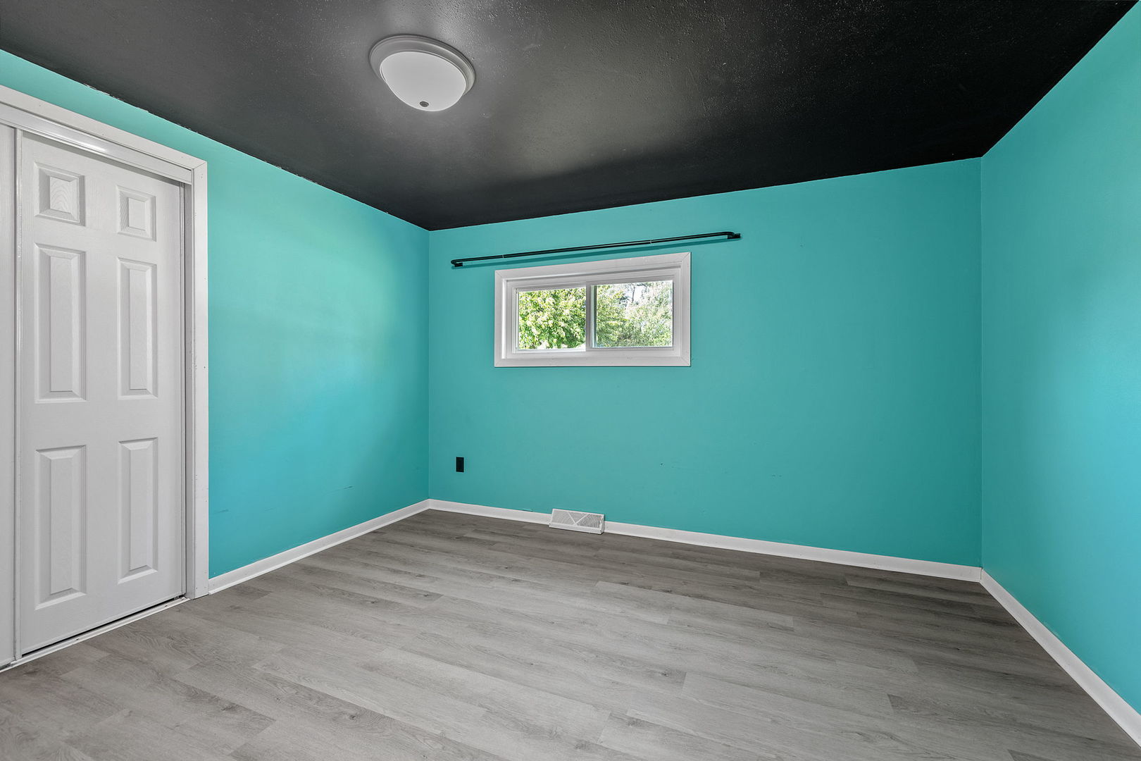 21741 W Grand Avenue, Wilmington, IL 60481