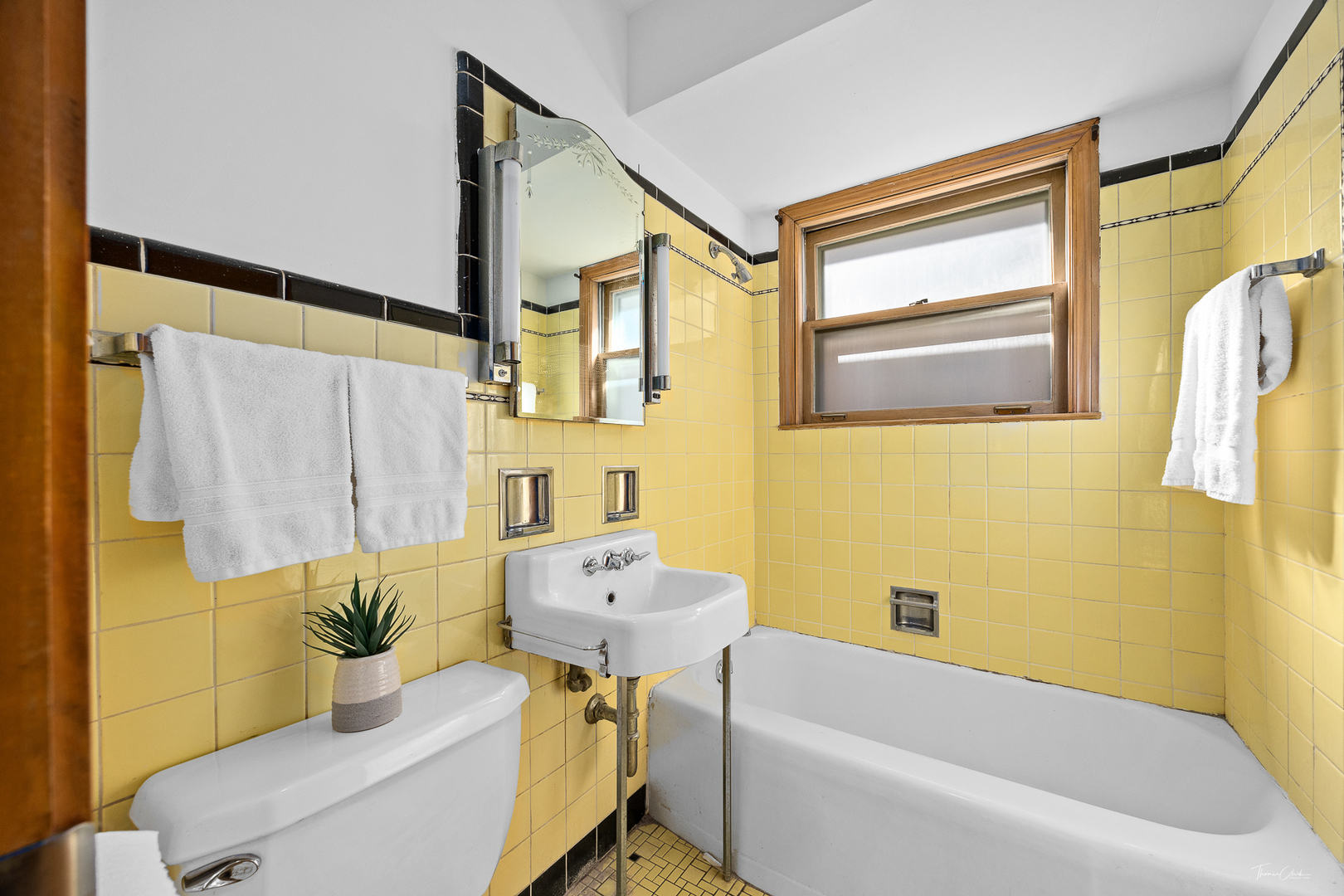 5334 N Melvina Avenue, Chicago, IL 60630