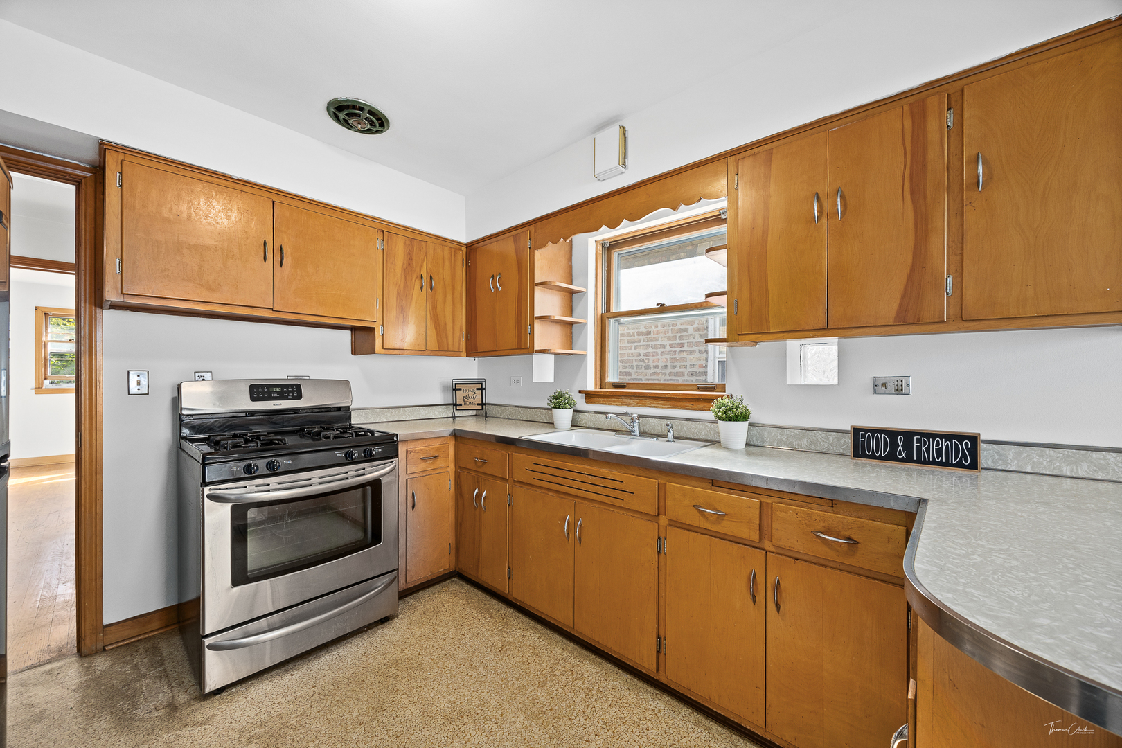 5334 N Melvina Avenue, Chicago, IL 60630