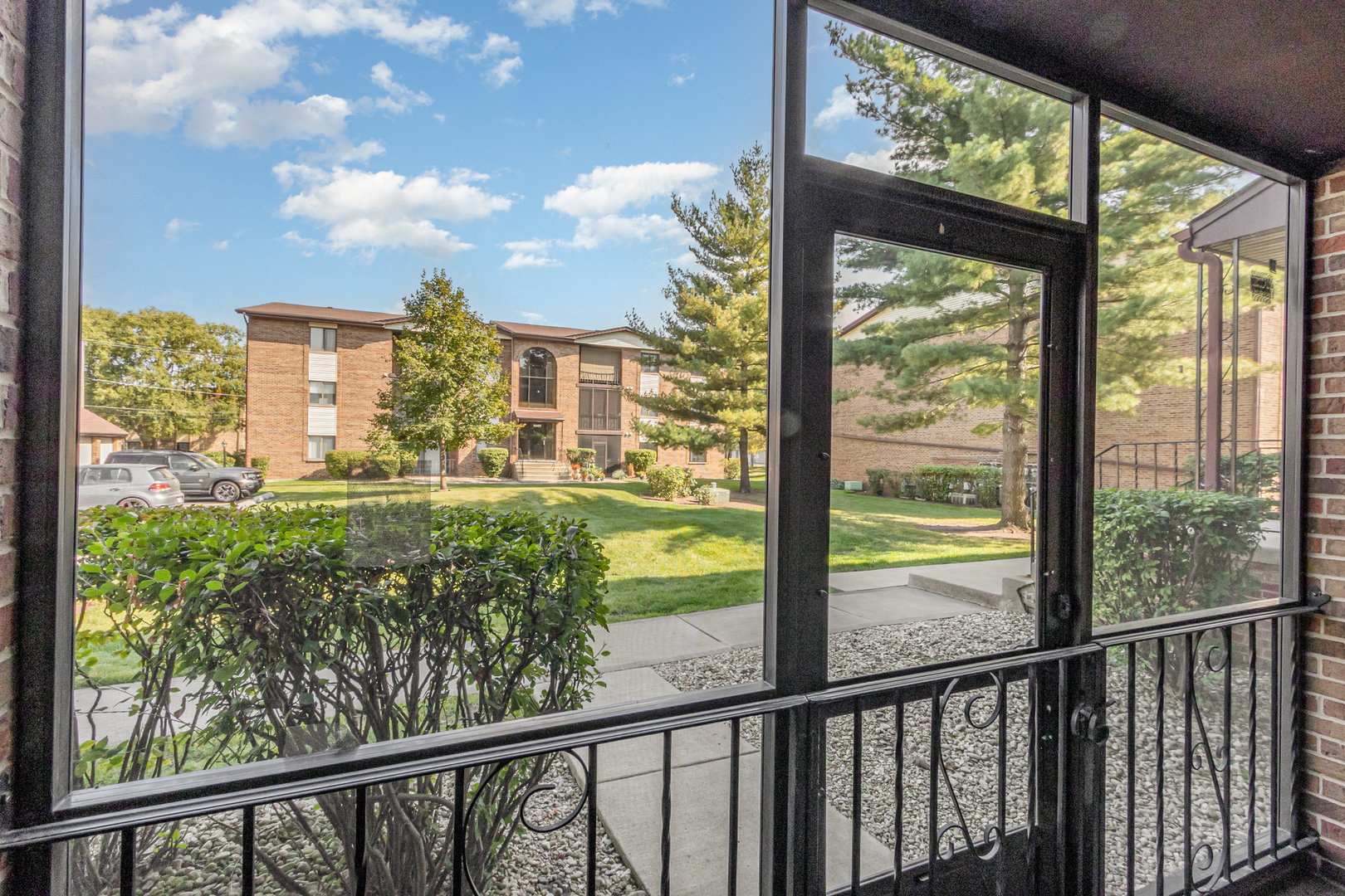 13426 W Circle Drive #302, Crestwood, IL 60418