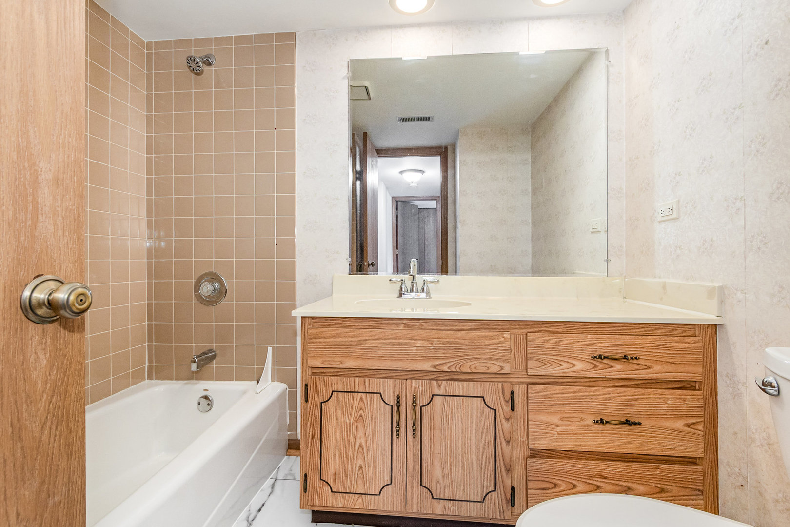 13426 W Circle Drive #302, Crestwood, IL 60418