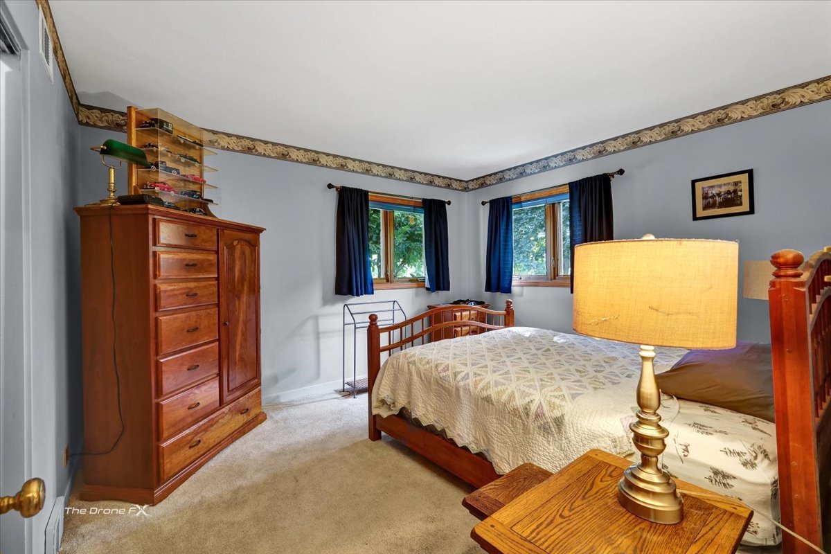 1s526 S Taylor Road, Glen Ellyn, IL 60134