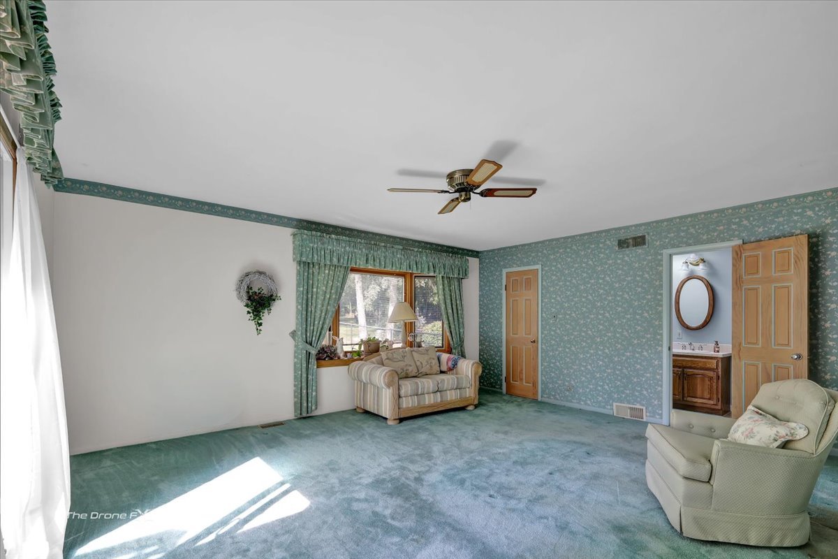 1s526 S Taylor Road, Glen Ellyn, IL 60134