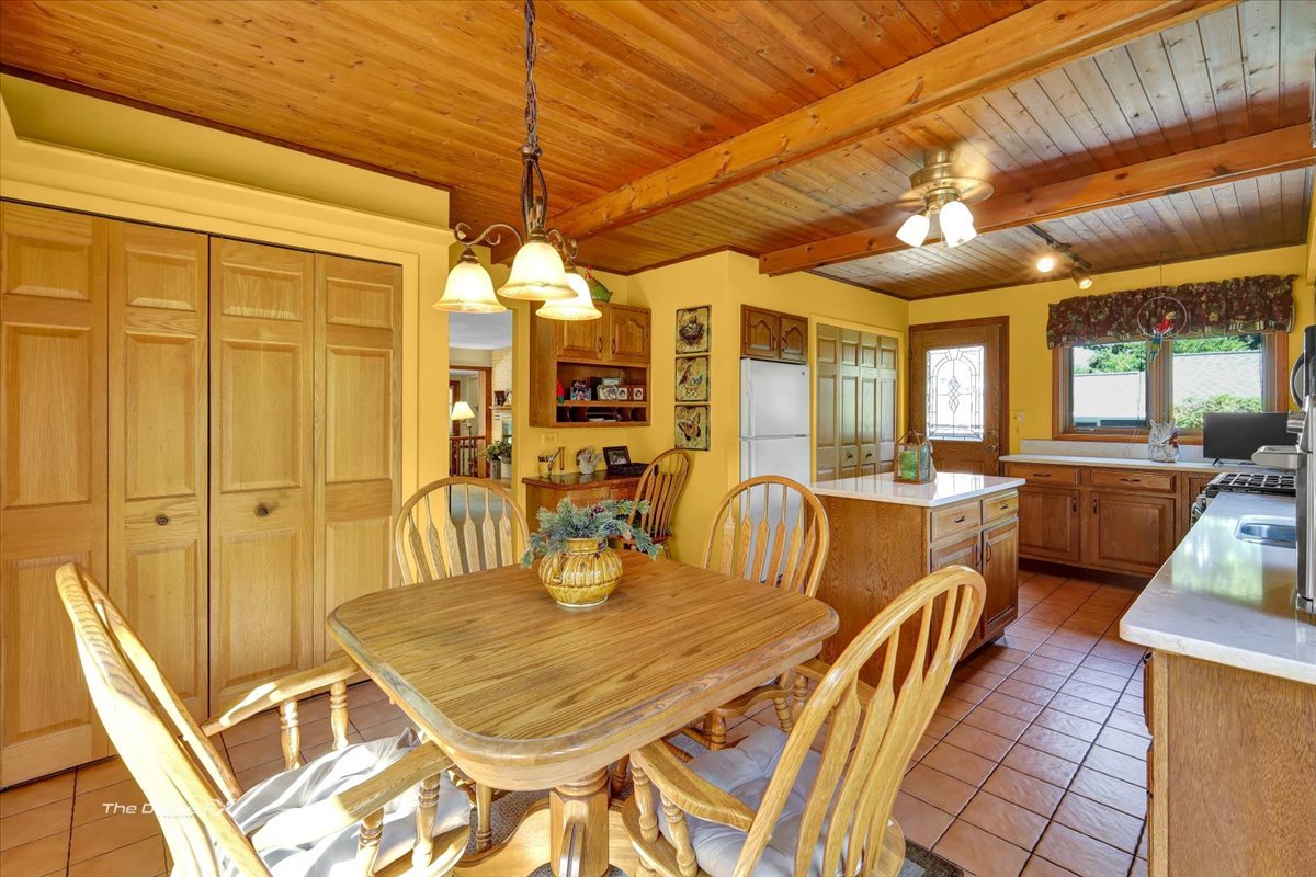 1s526 S Taylor Road, Glen Ellyn, IL 60134