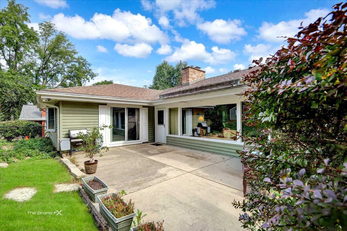 1s526 S Taylor Road, Glen Ellyn, IL 60134