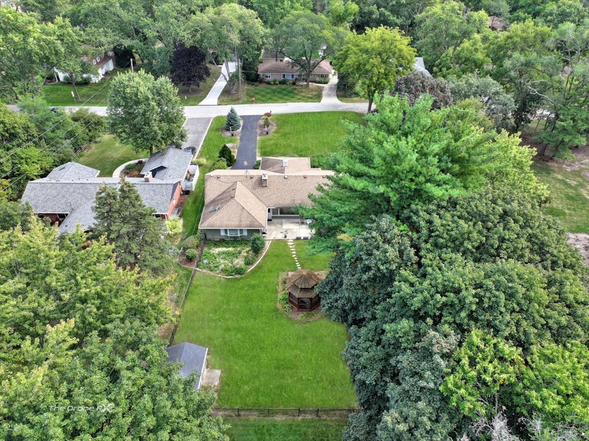 1s526 S Taylor Road, Glen Ellyn, IL 60134