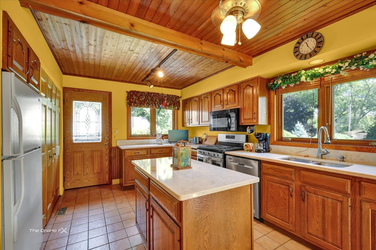 1s526 S Taylor Road, Glen Ellyn, IL 60134