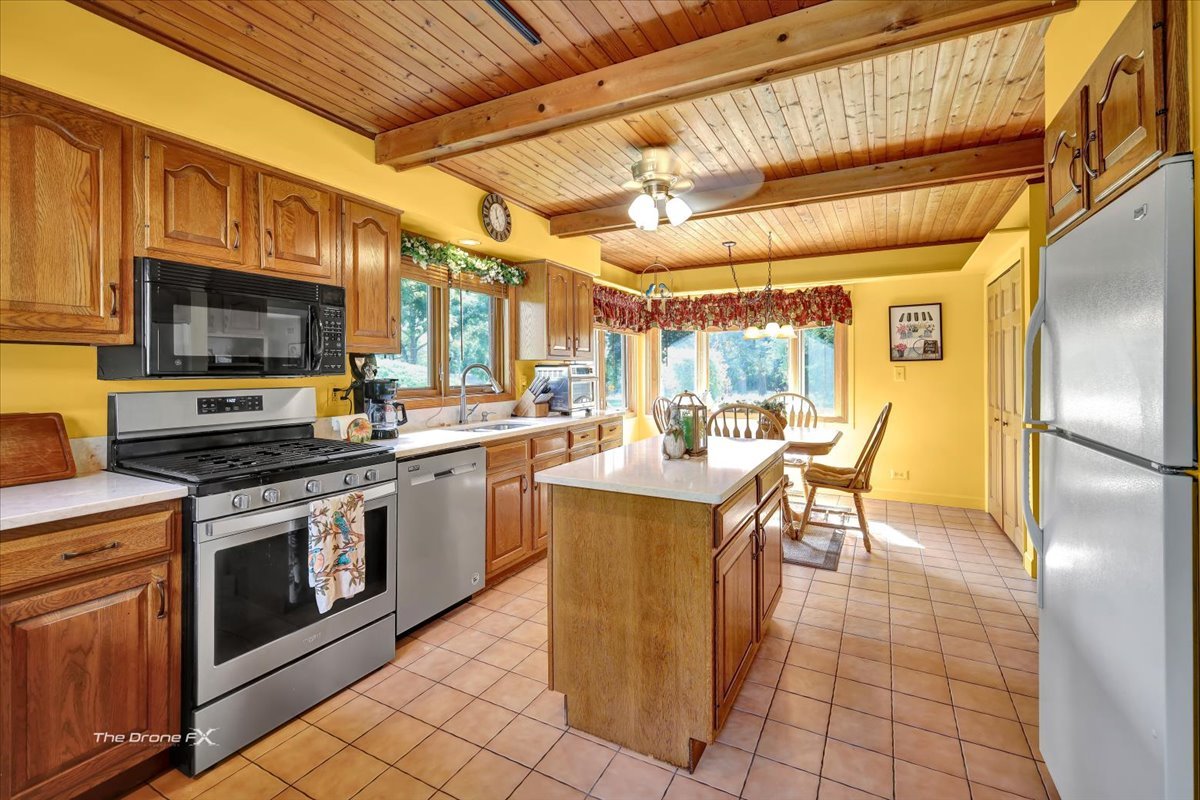 1s526 S Taylor Road, Glen Ellyn, IL 60134