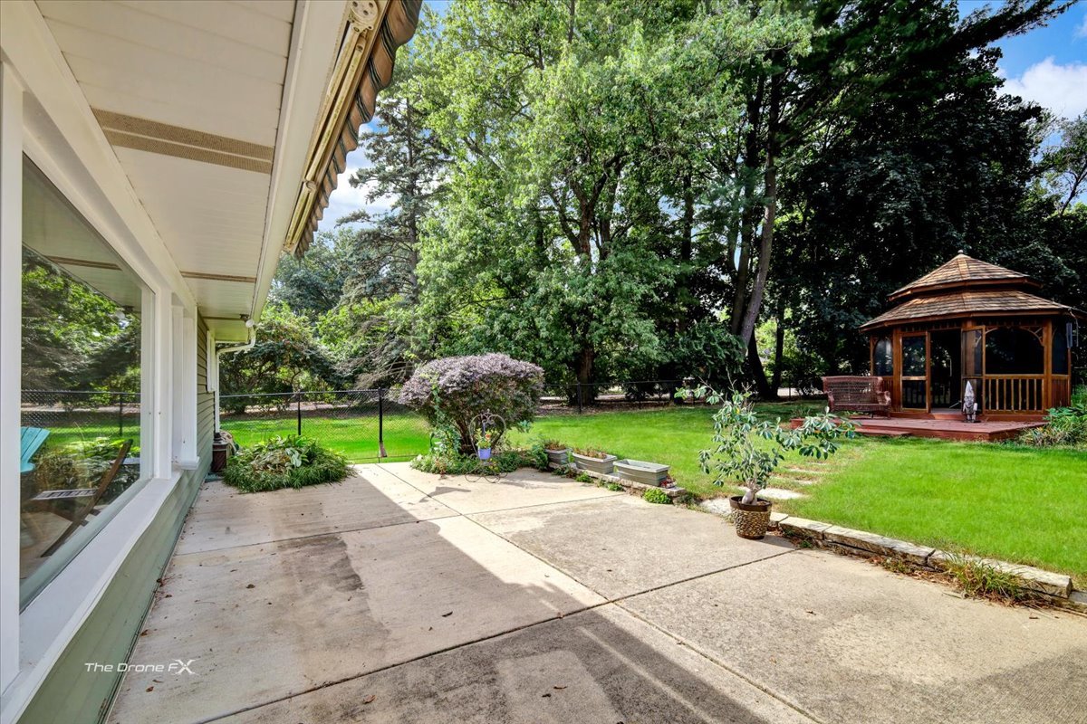 1s526 S Taylor Road, Glen Ellyn, IL 60134