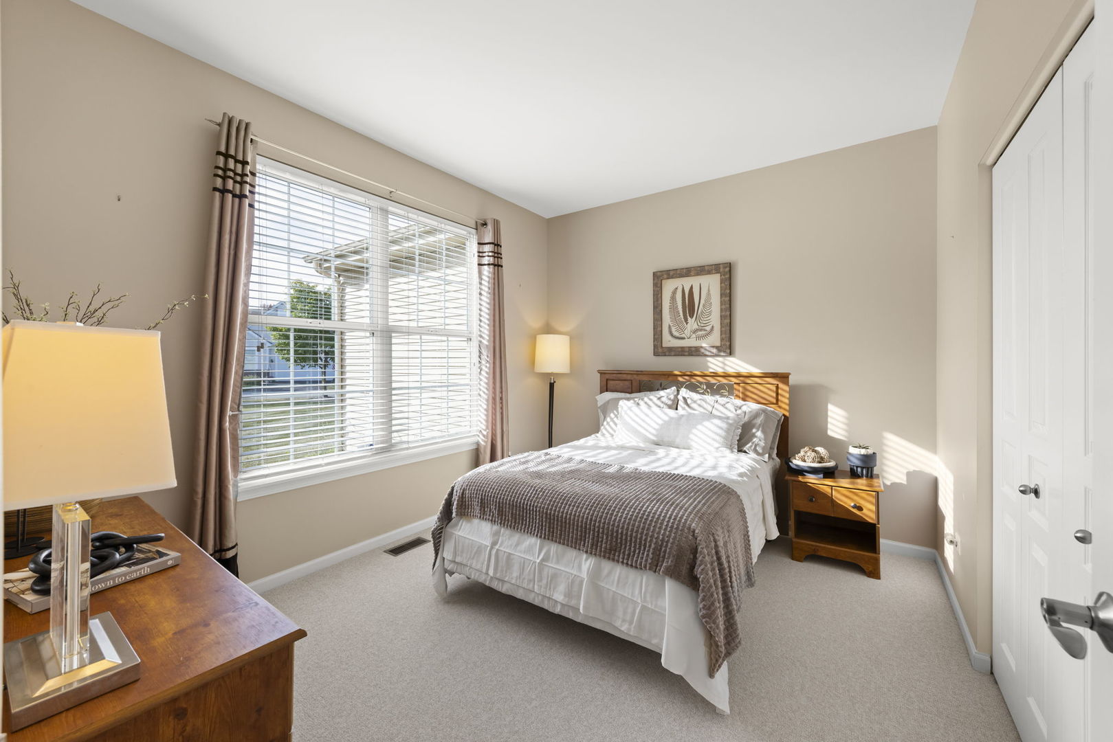 929 Fairmont Road, Pingree Grove, IL 60140