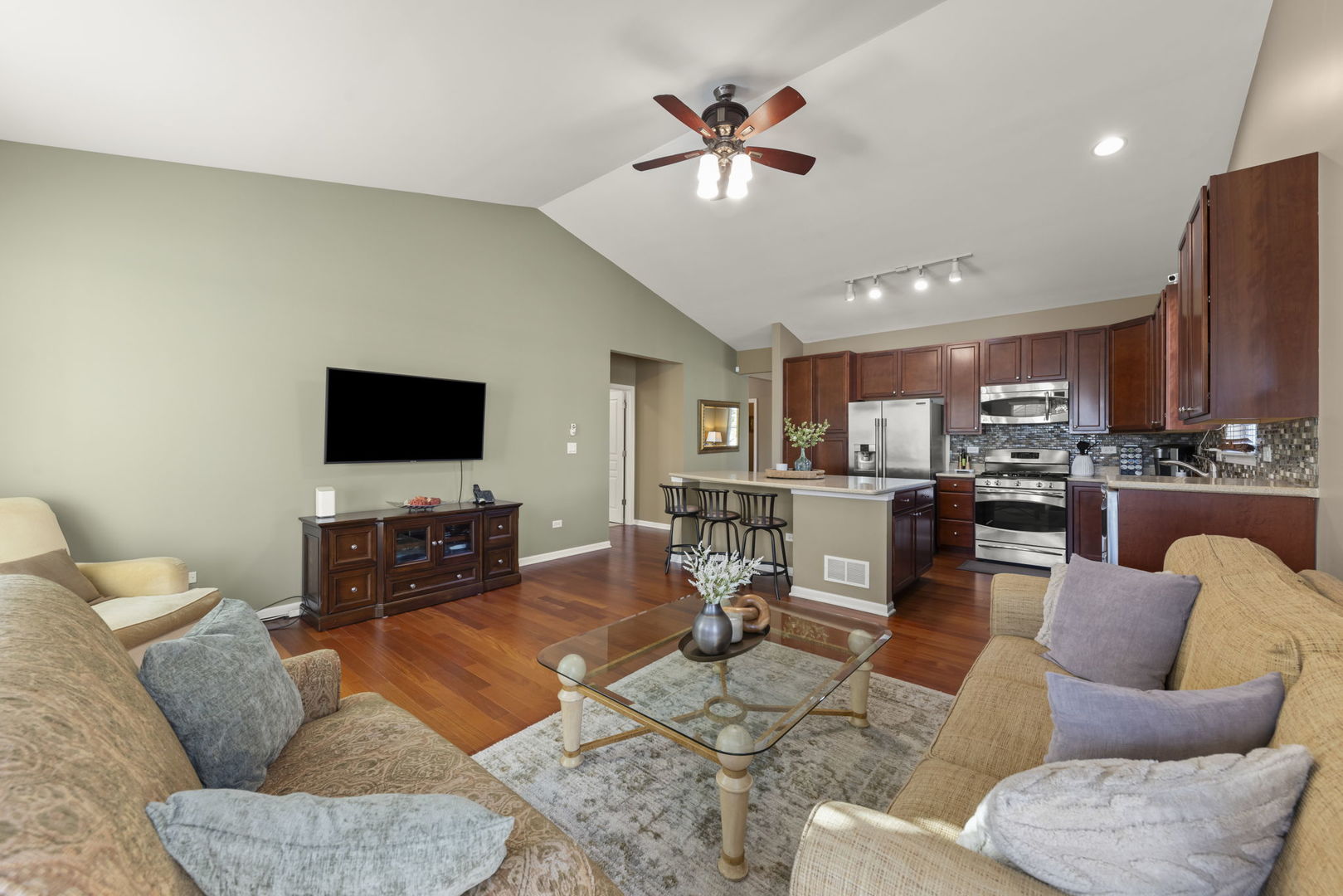 929 Fairmont Road, Pingree Grove, IL 60140