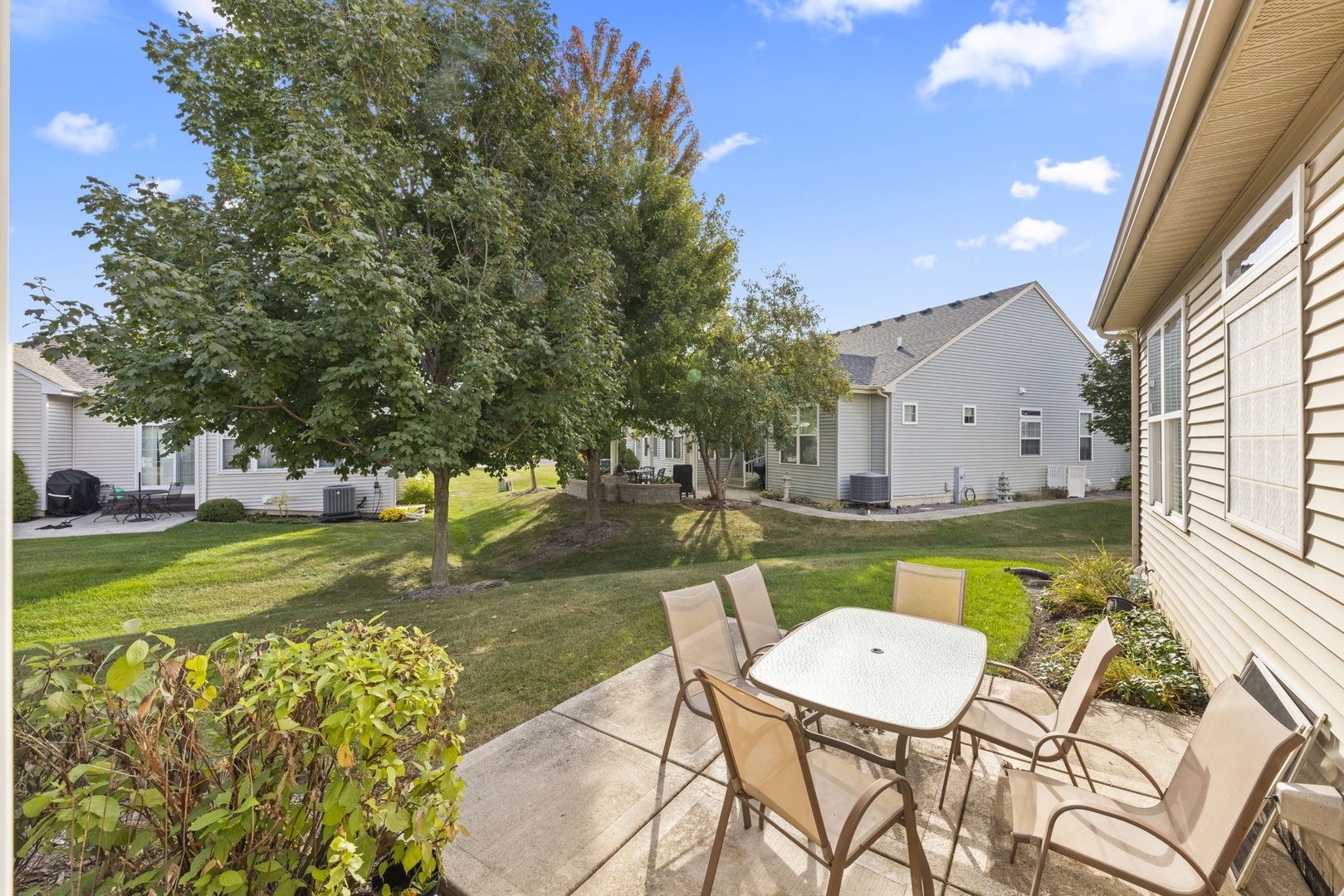 929 Fairmont Road, Pingree Grove, IL 60140