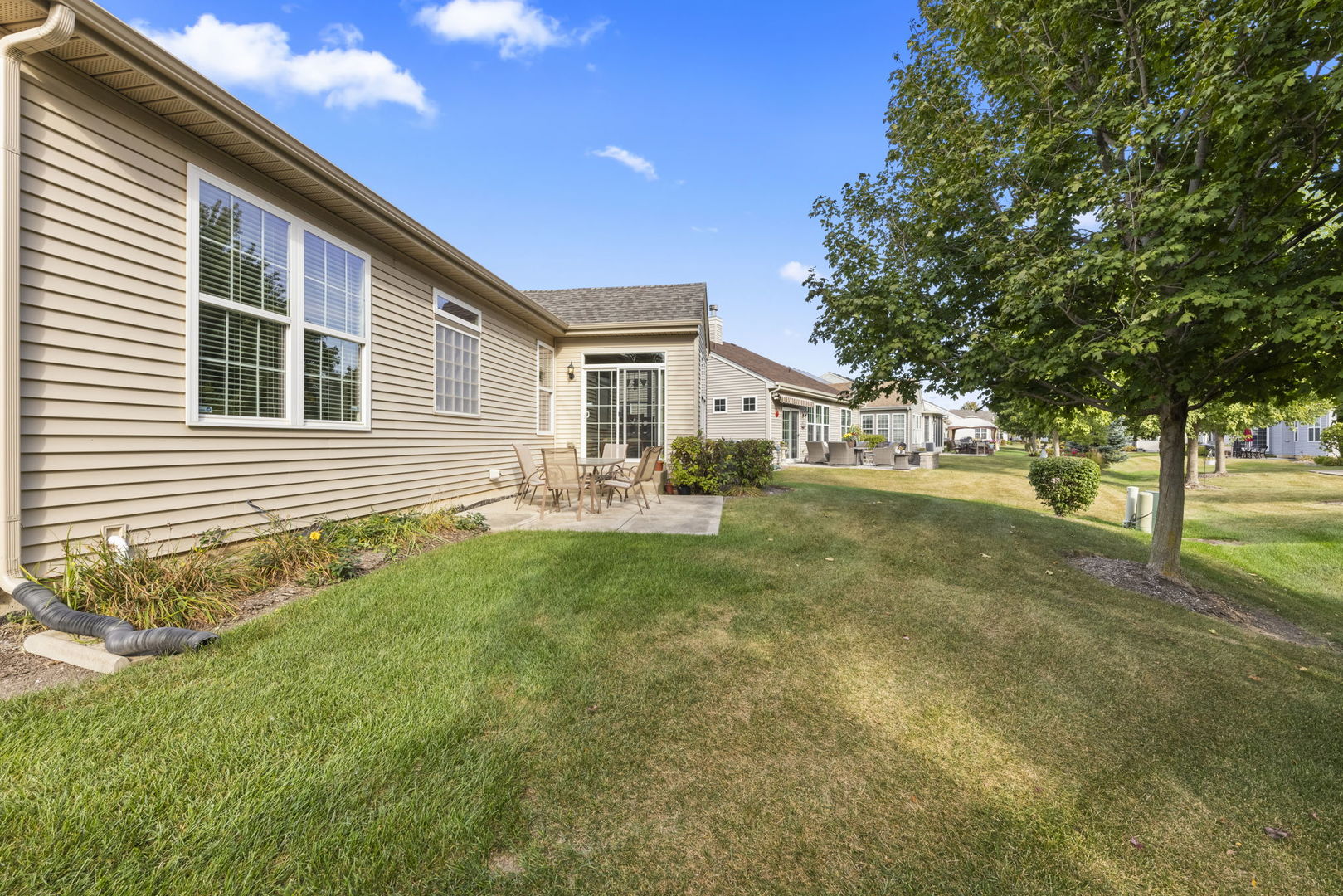 929 Fairmont Road, Pingree Grove, IL 60140