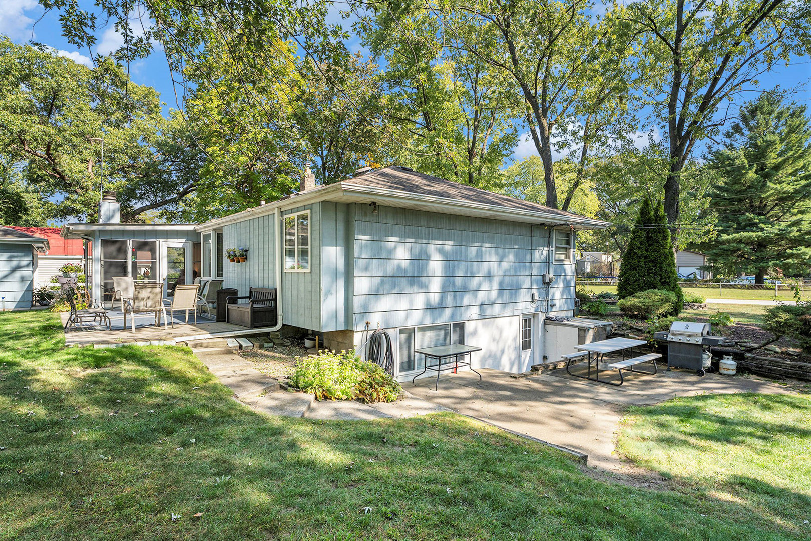1991 Indiana Avenue, Lansing, IL 60438