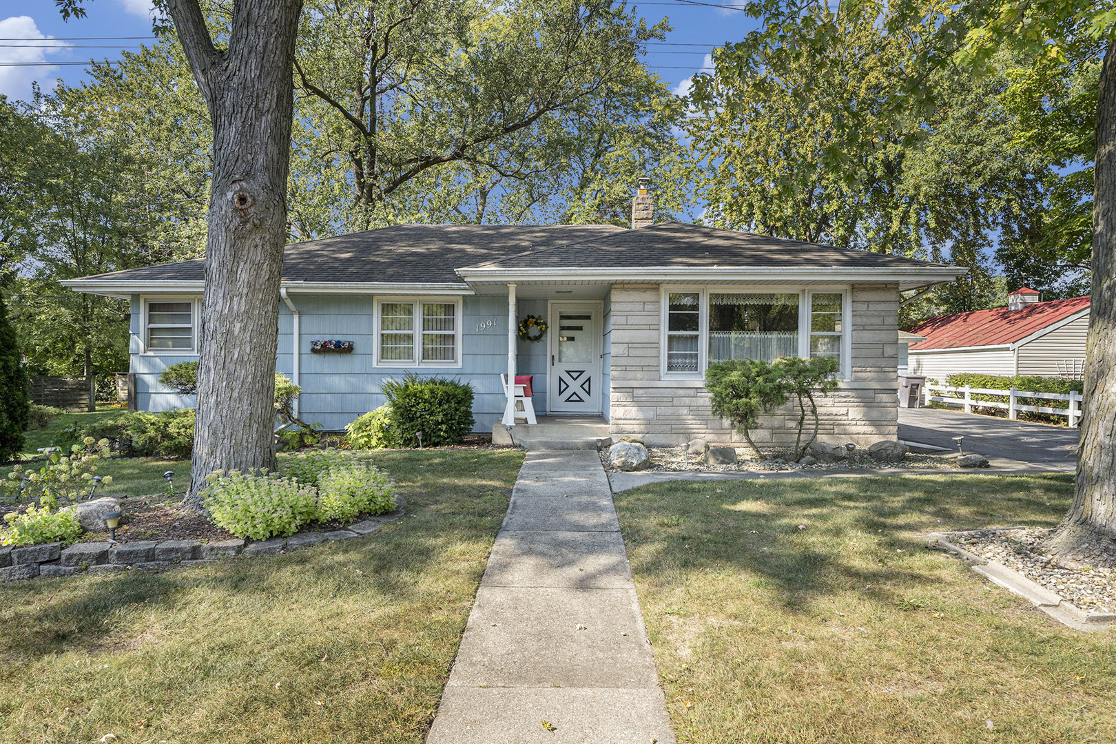 1991 Indiana Avenue, Lansing, IL 60438