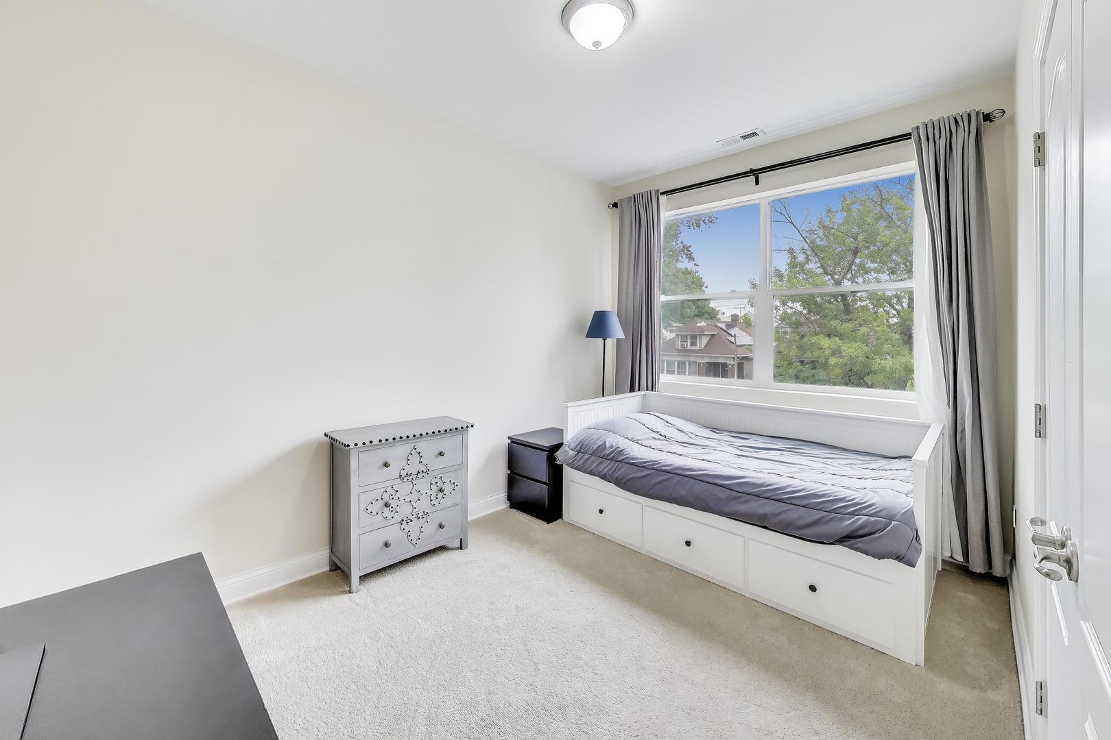 5013 W Dakin Street, Chicago, IL 60641