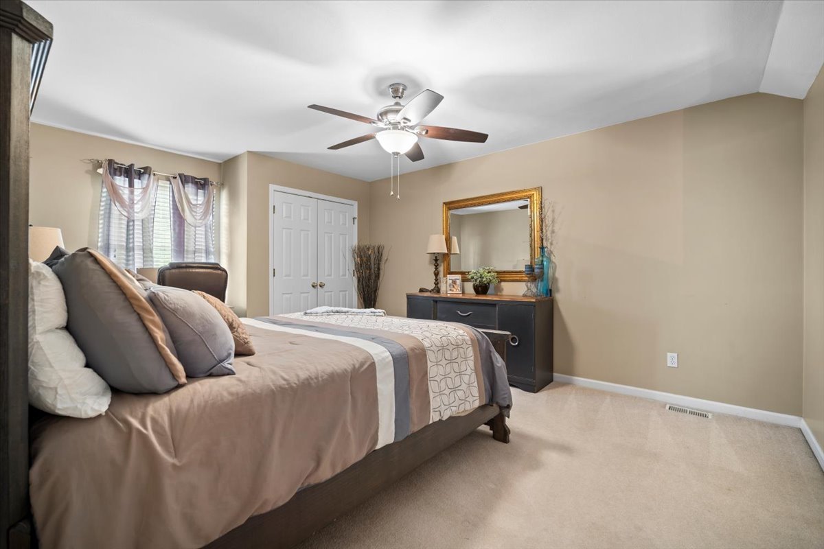 3509 Ballyford Drive, Bloomington, IL 61704