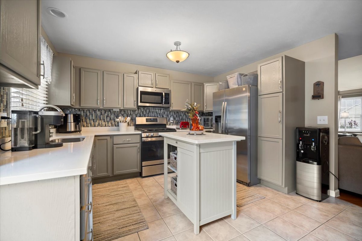 3509 Ballyford Drive, Bloomington, IL 61704