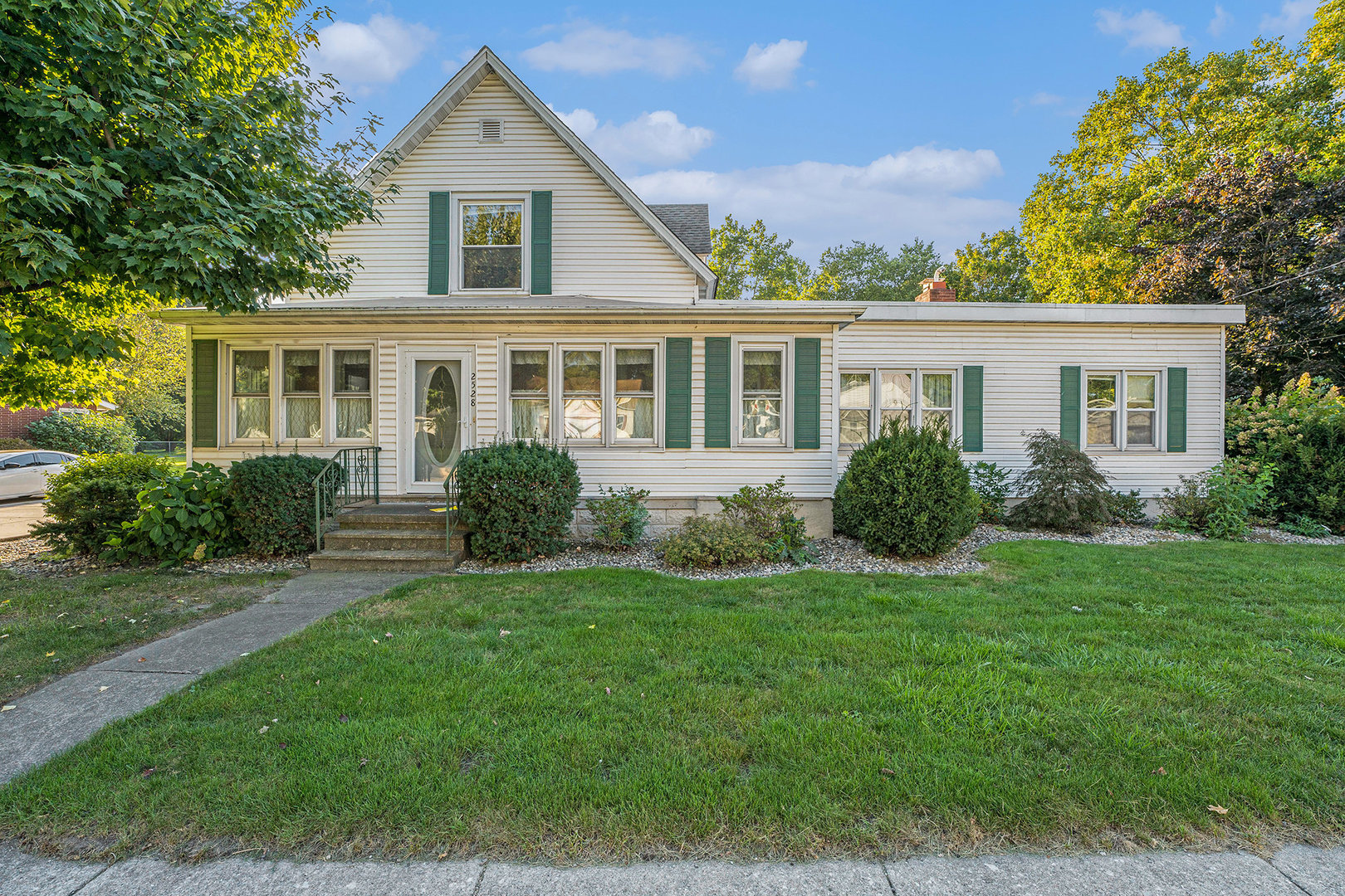 2528 McCool Road, Portage, IN 46368