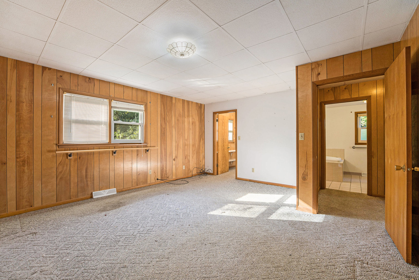2528 McCool Road, Portage, IN 46368