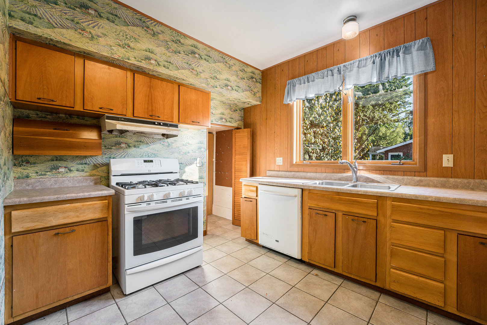 2528 McCool Road, Portage, IN 46368