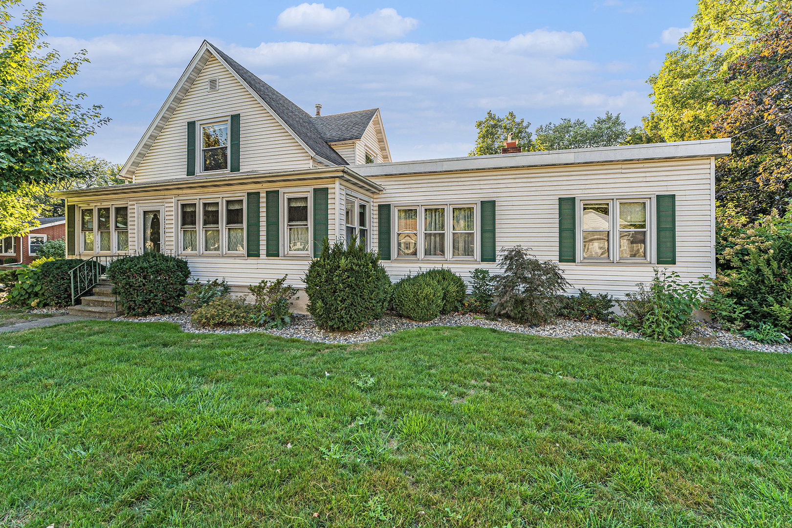 2528 McCool Road, Portage, IN 46368