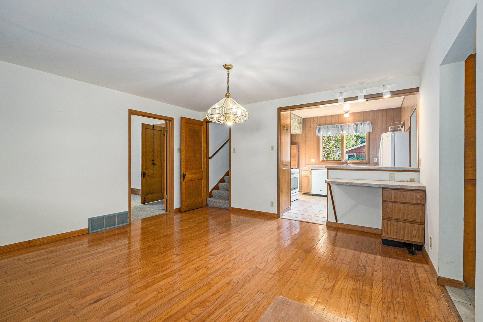 2528 McCool Road, Portage, IN 46368