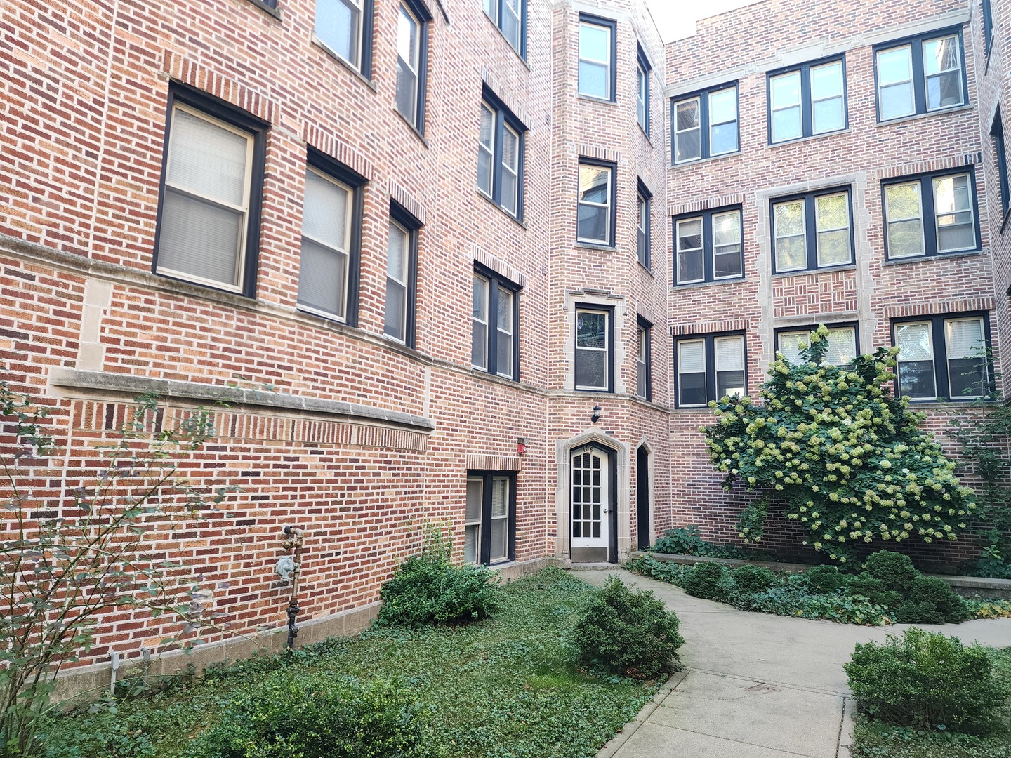 136 Clyde Avenue #2S, Evanston, IL 60202