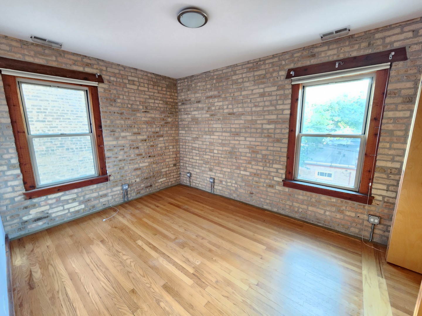 136 Clyde Avenue #2S, Evanston, IL 60202