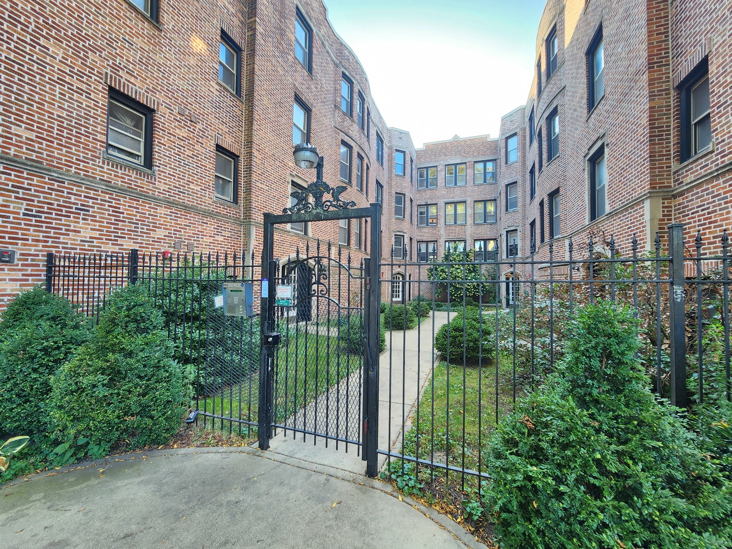 136 Clyde Avenue #2S, Evanston, IL 60202