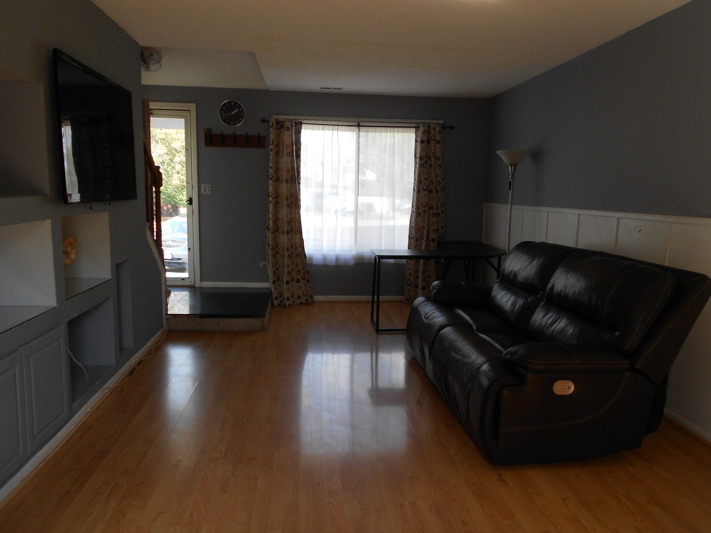 89 Stonefield Drive, Glendale Heights, IL 60139