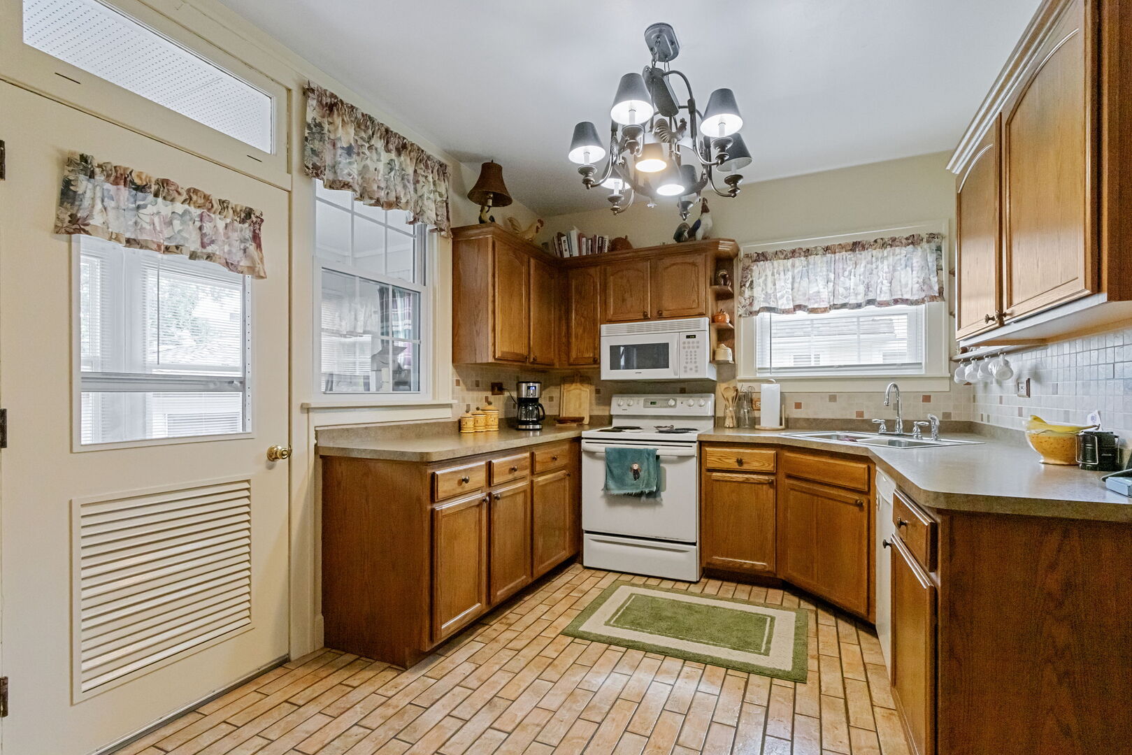 1361 Elizabeth Street, Crete, IL 60417