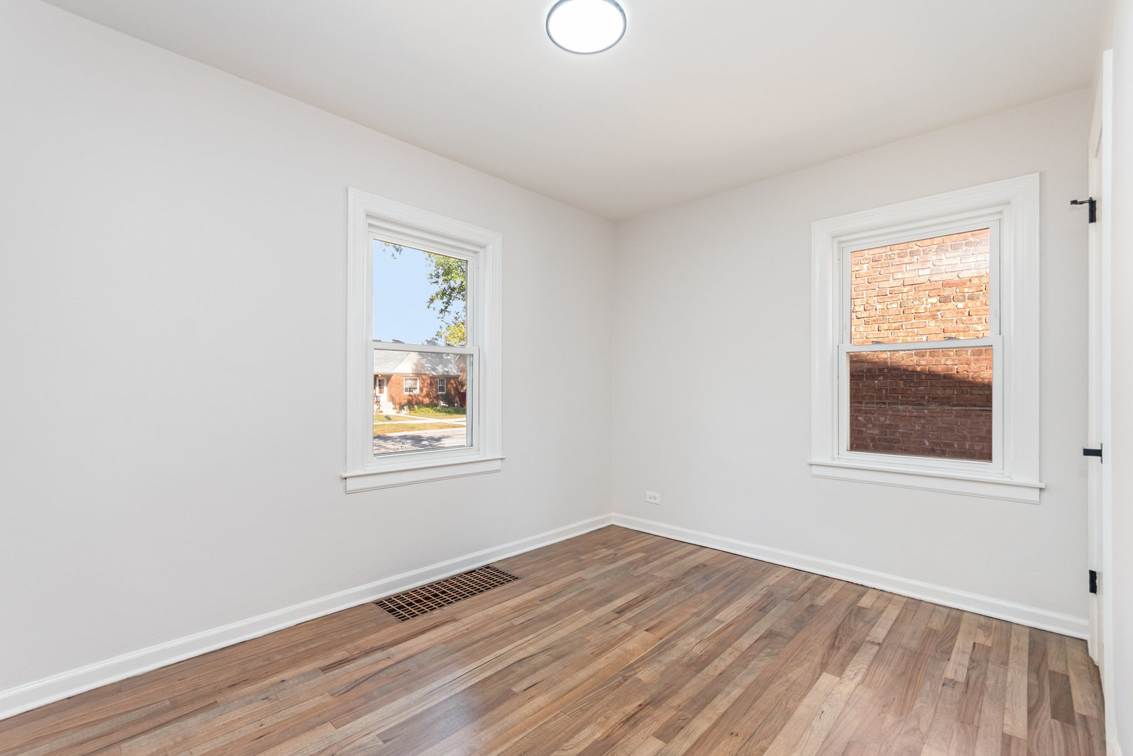 3853 W 86th Place, Chicago, IL 60652