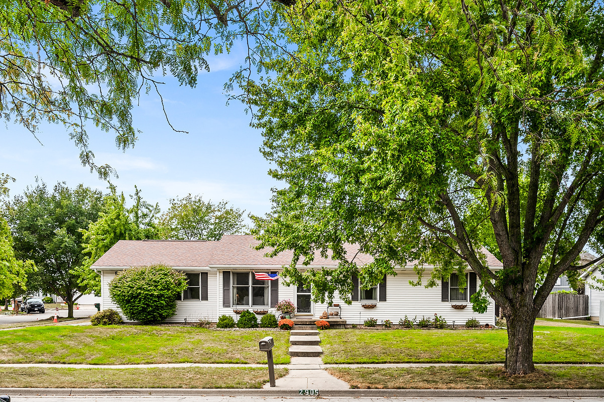2905 Scarborough Street, Bloomington, IL 61705
