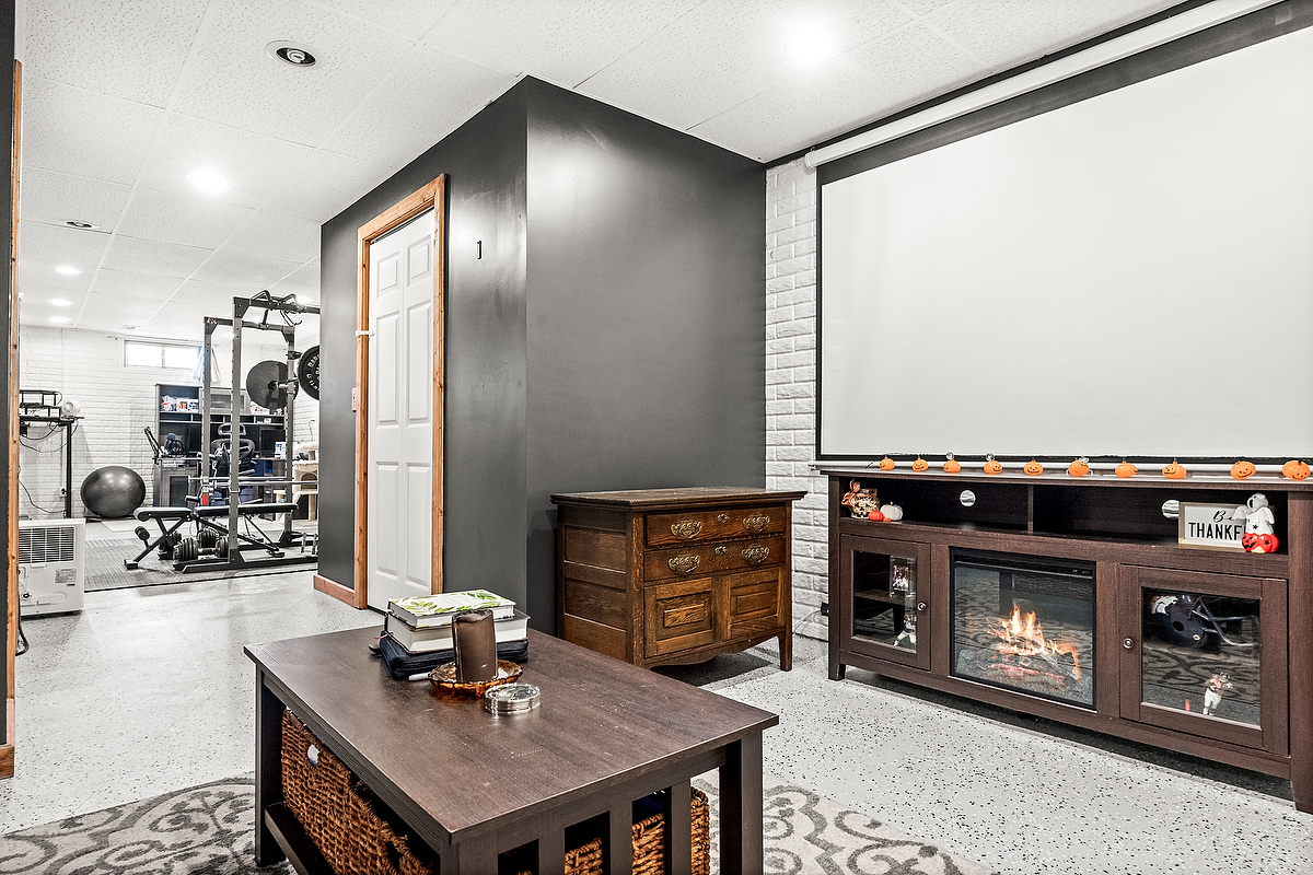 2905 Scarborough Street, Bloomington, IL 61705