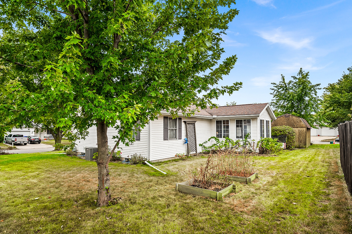 2905 Scarborough Street, Bloomington, IL 61705