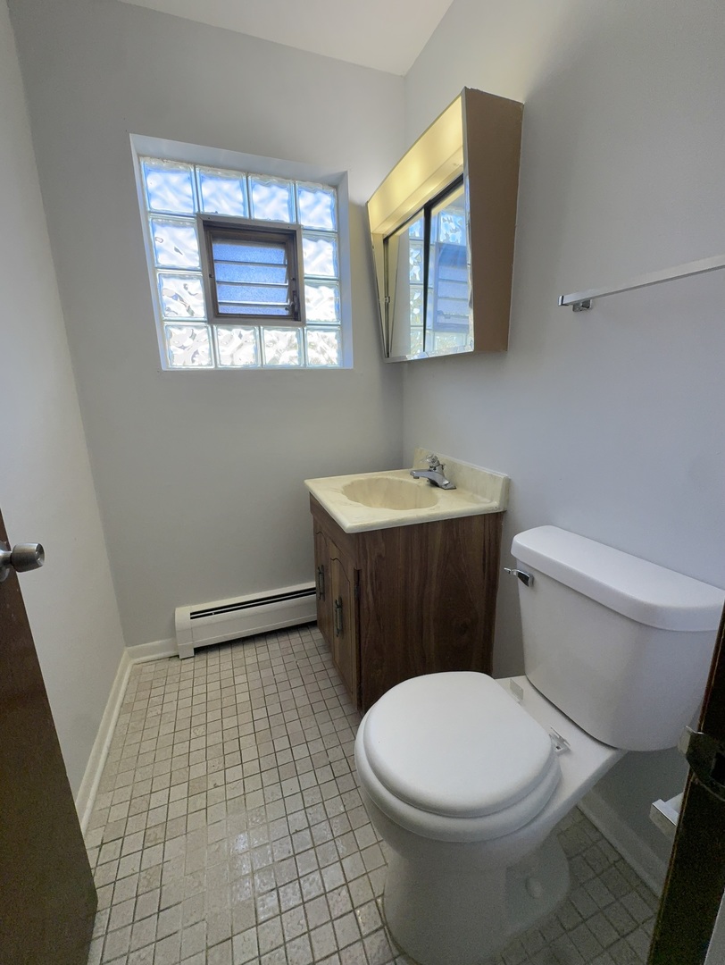 1619 N 35th Avenue #1, Melrose Park, IL 60160