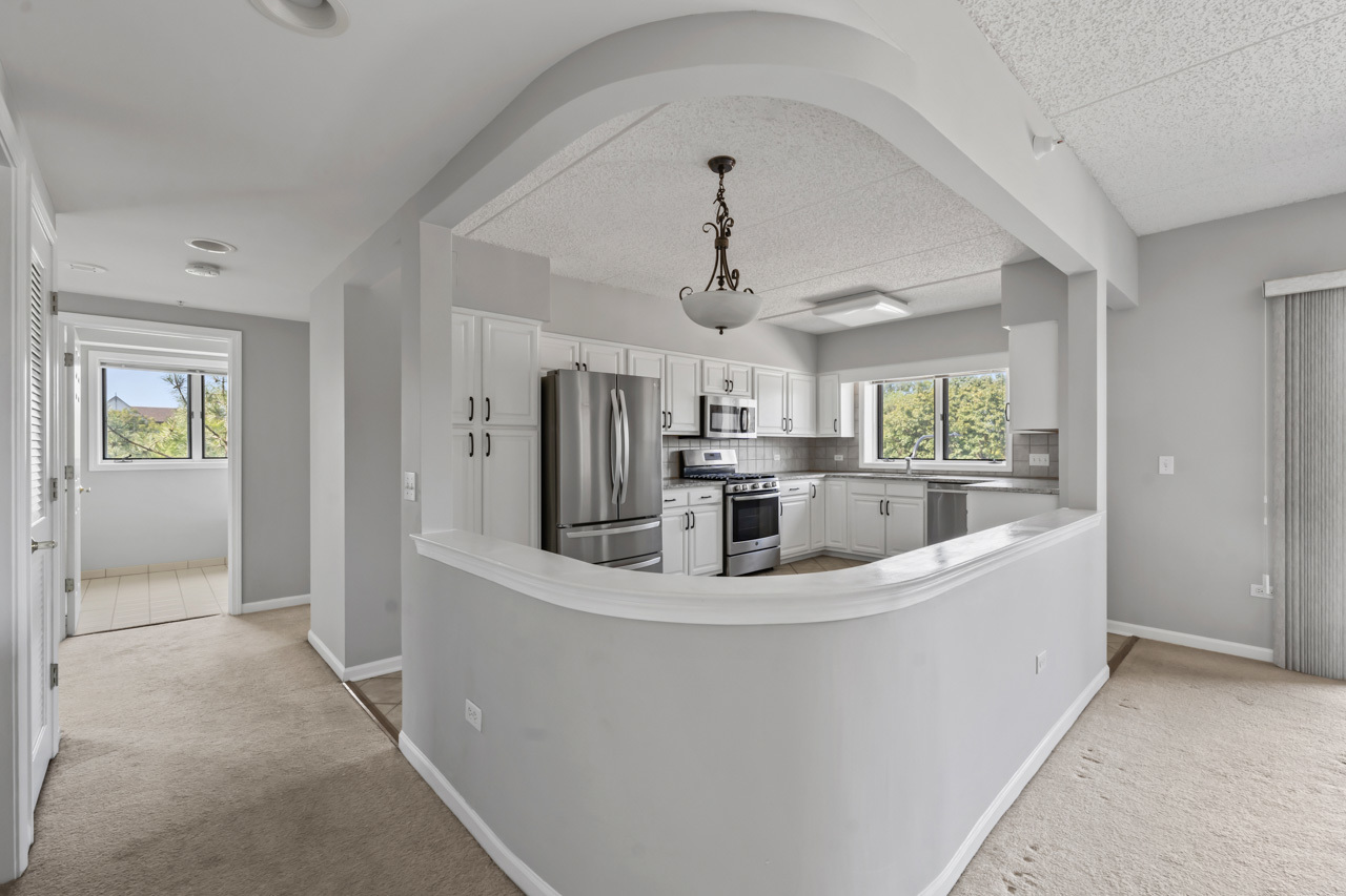 5 W Central Road #410, Mount Prospect, IL 60056