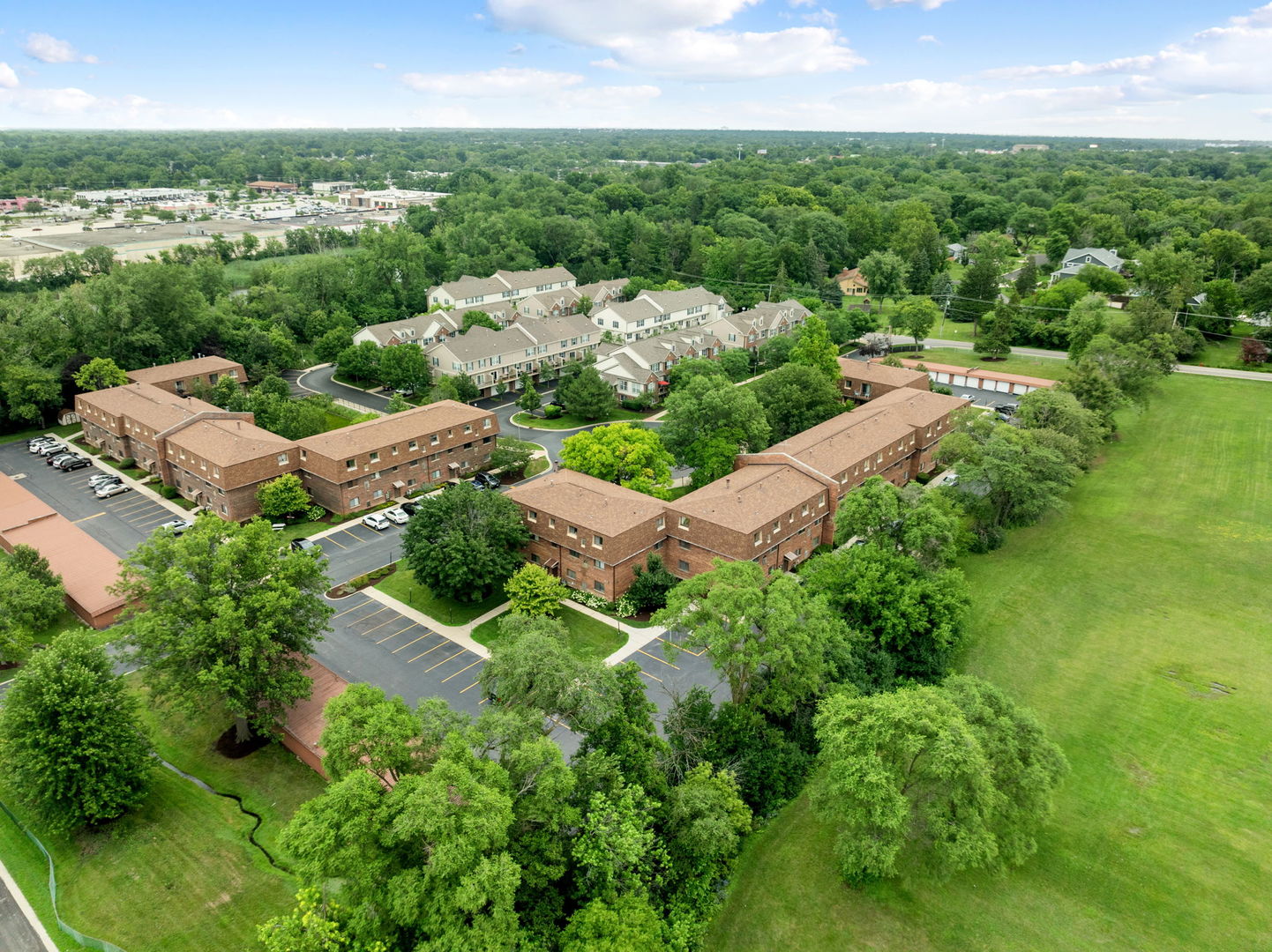 1520 S Fairfield Avenue #32C, Lombard, IL 60148