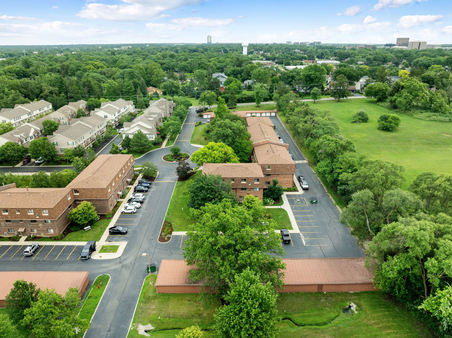 1520 S Fairfield Avenue #32C, Lombard, IL 60148