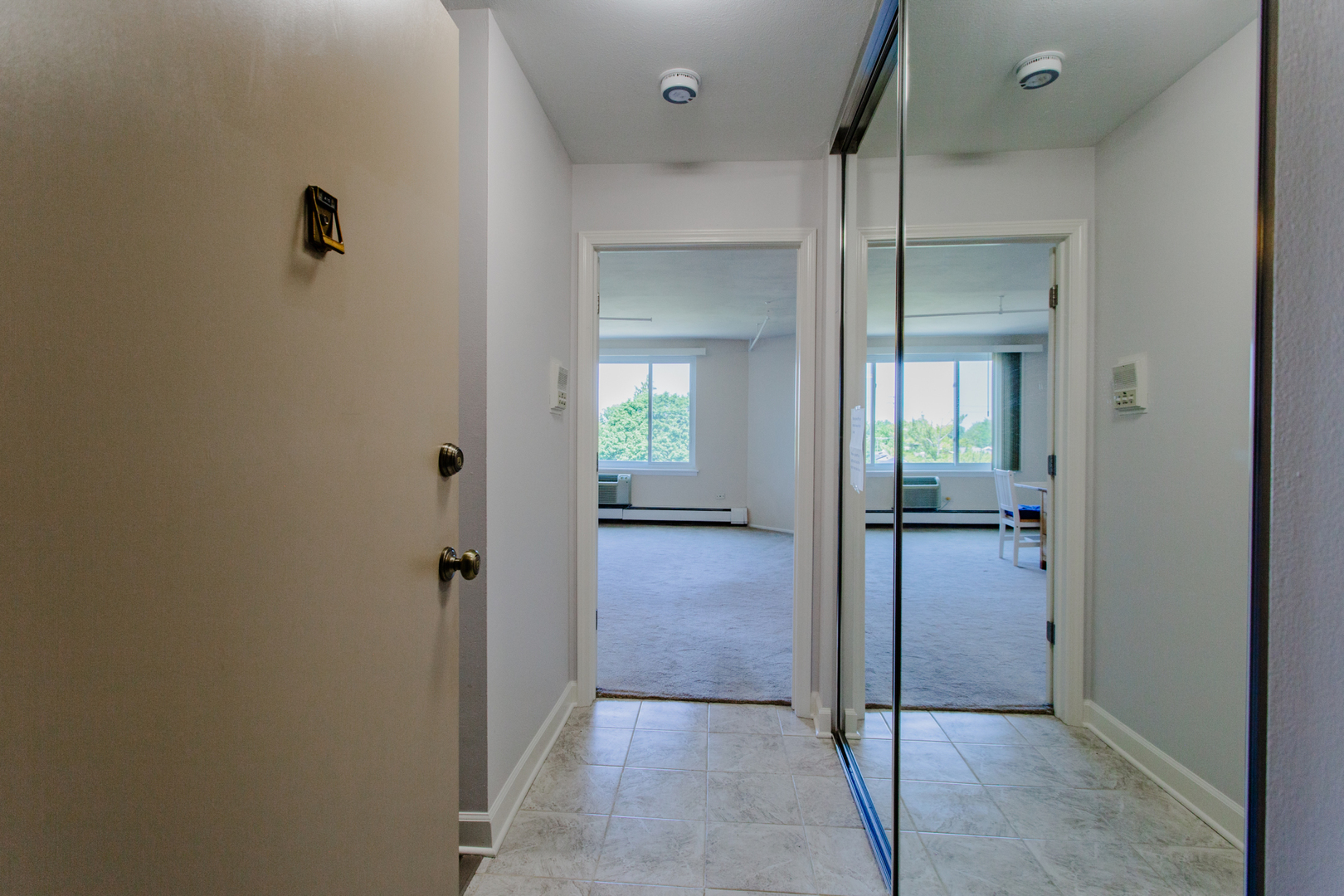1880 Bonnie Lane #410, Hoffman Estates, IL 60169