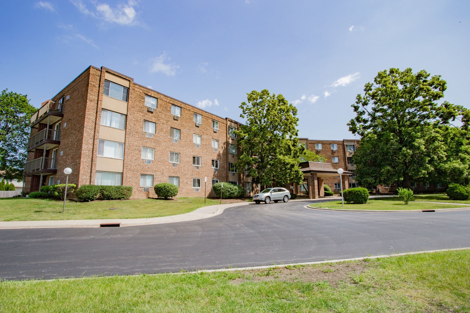 1880 Bonnie Lane #410, Hoffman Estates, IL 60169
