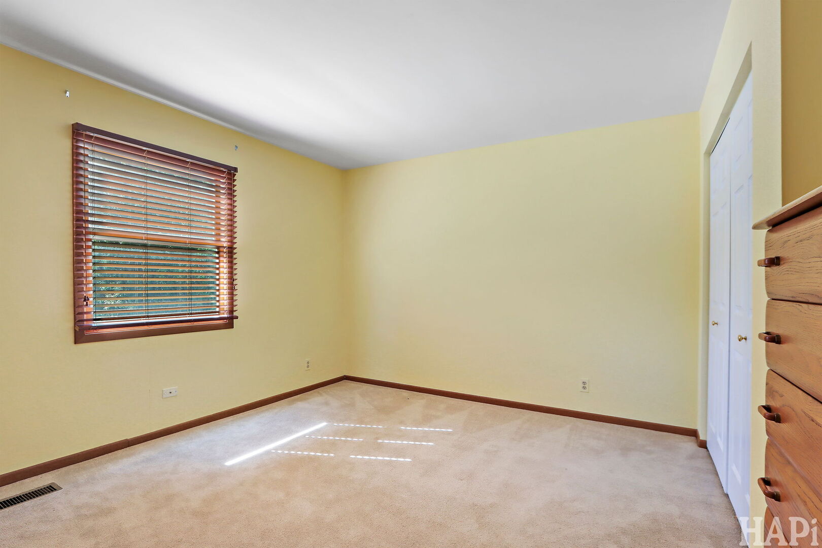 31 Troy Street, Fox Lake, IL 60020