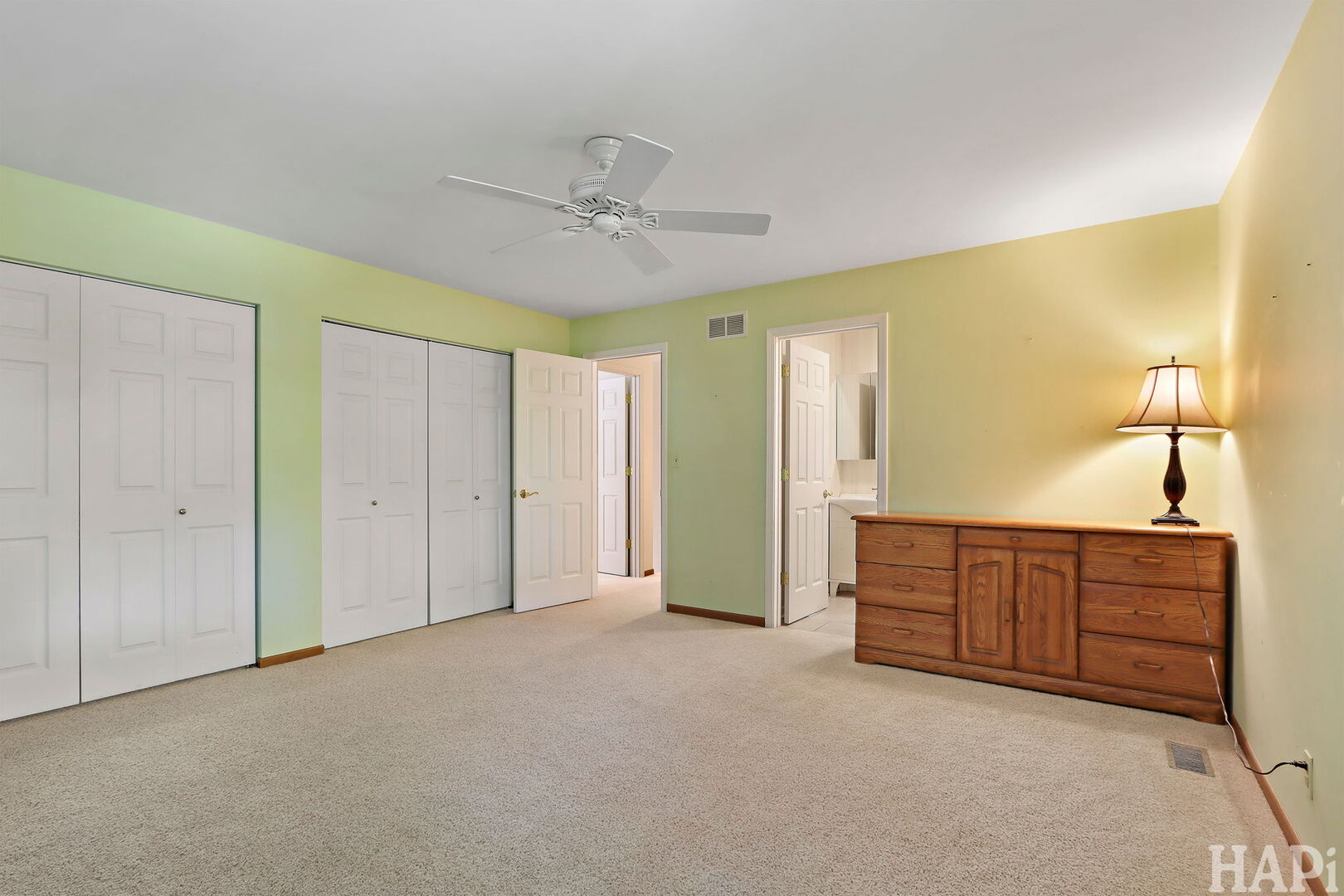 31 Troy Street, Fox Lake, IL 60020