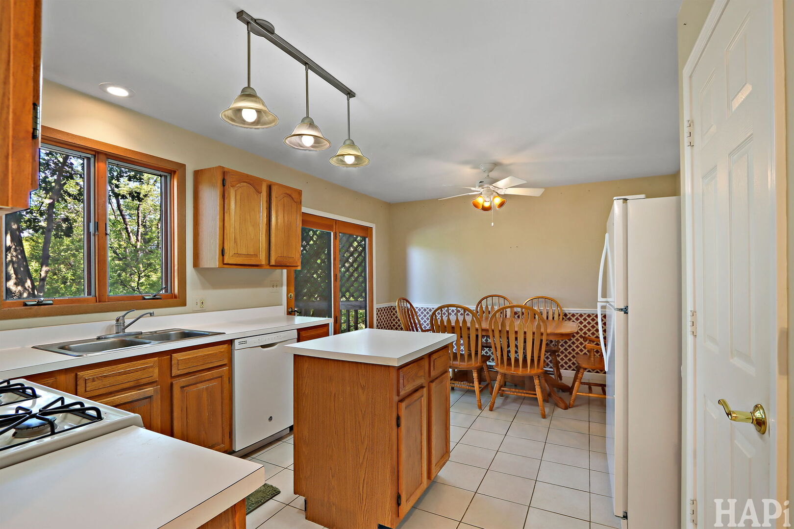 31 Troy Street, Fox Lake, IL 60020