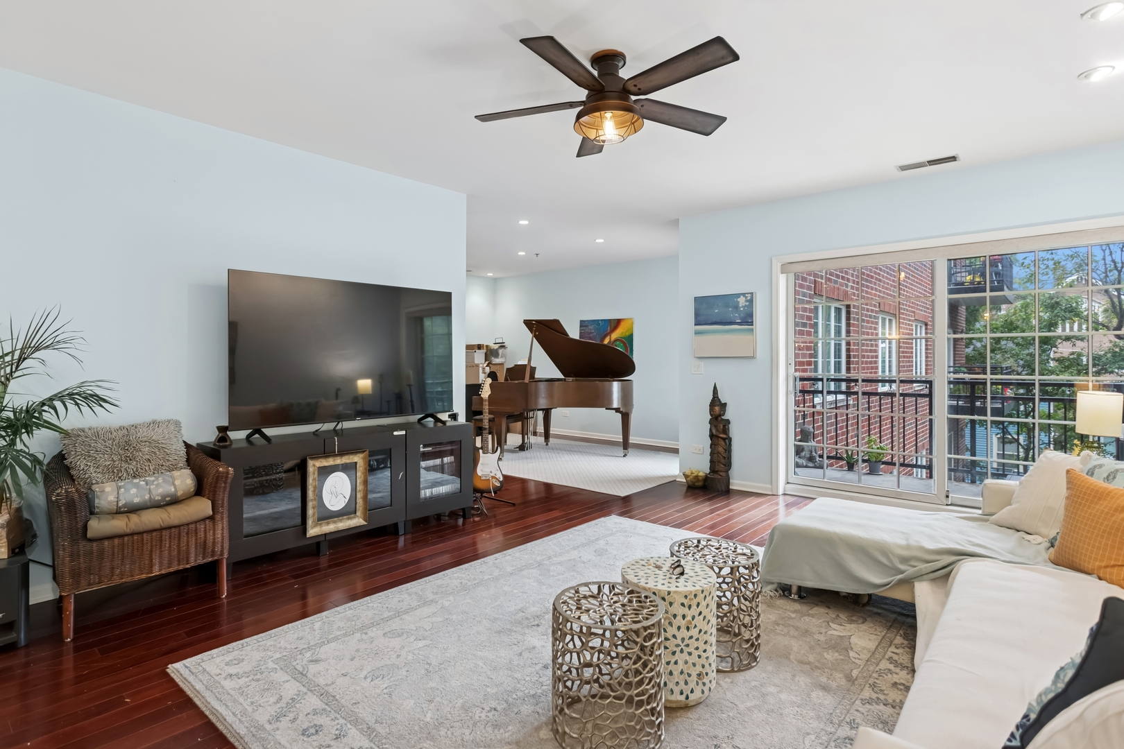 501 Forest Avenue #305, Glen Ellyn, IL 60137