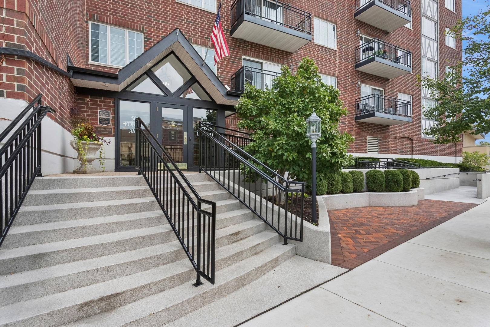 501 Forest Avenue #305, Glen Ellyn, IL 60137