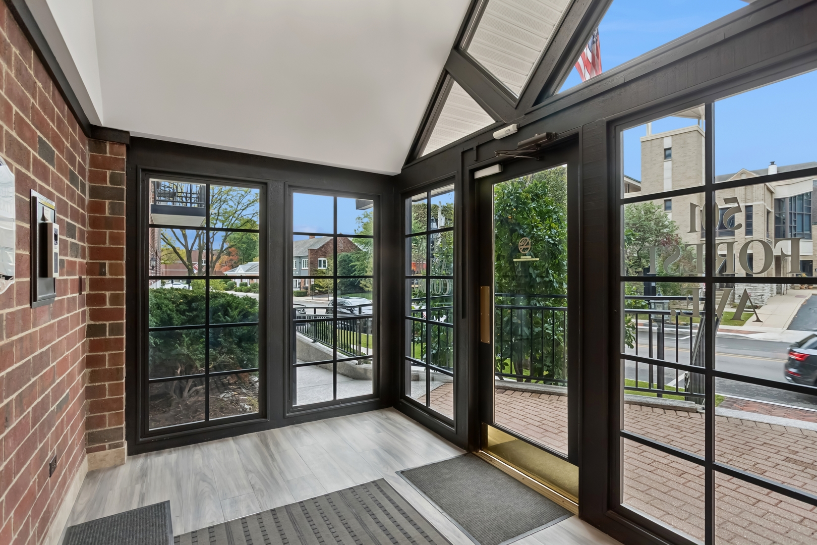 501 Forest Avenue #305, Glen Ellyn, IL 60137